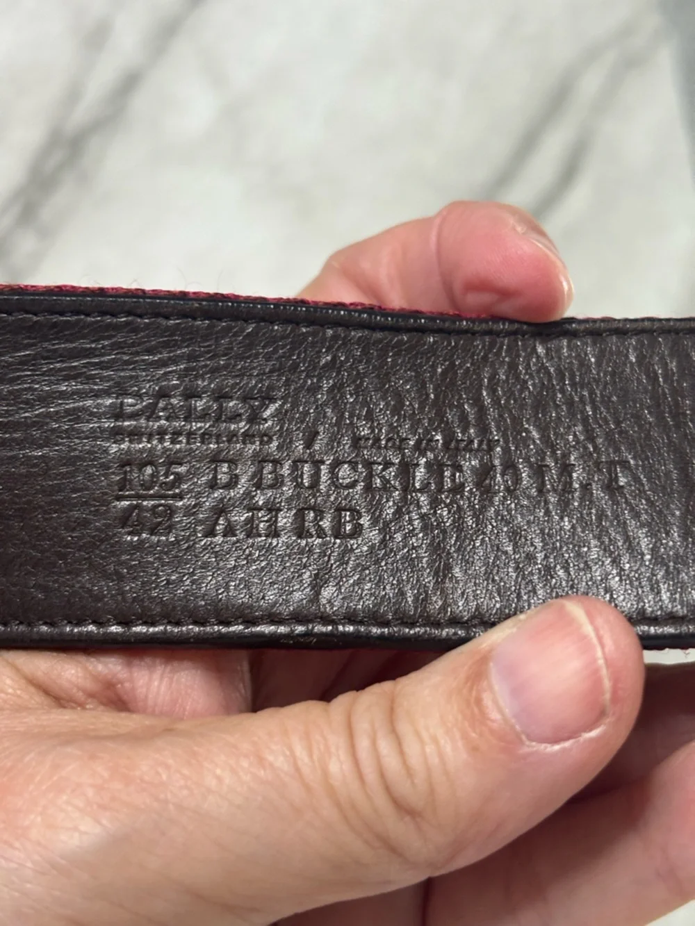EUC BALLY Reversible Brown Leather Men’s Belt with Stripe on reverse size 42”